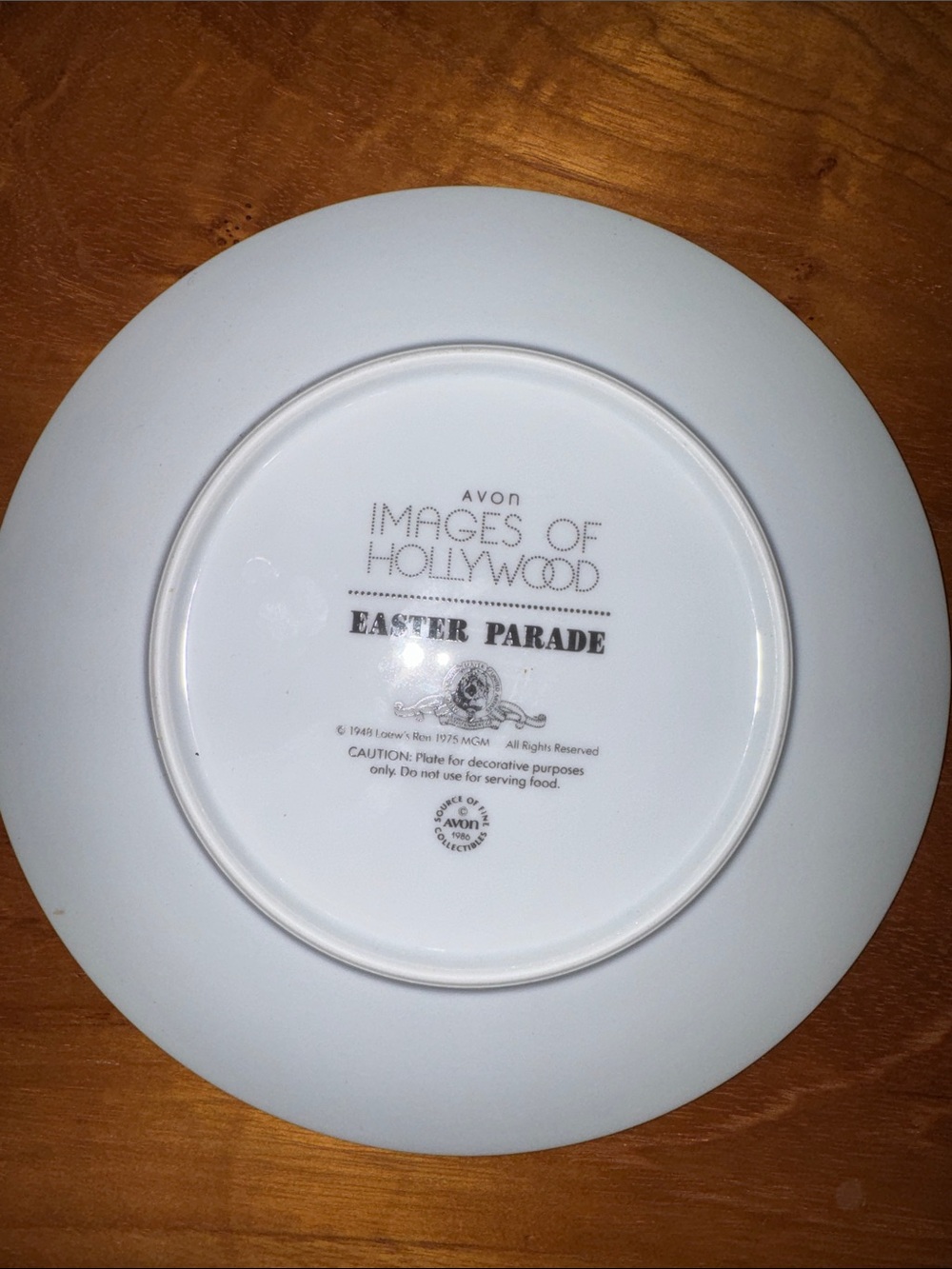Vintage 1986 Avon Images Of Hollywood Porcelain Plate Easter Parade - Picture 5 of 5